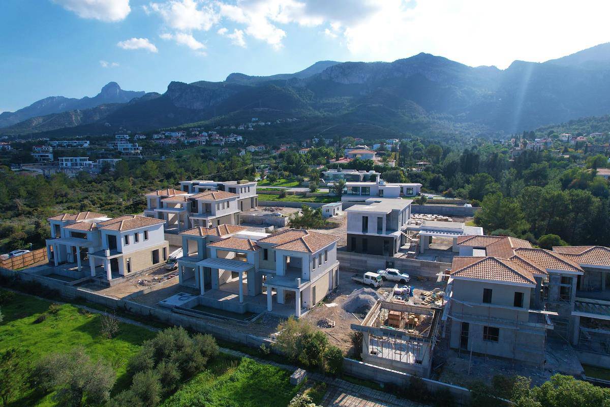 North Cyprus Four Bedroom Luxury Villa in Bellapais with Large Plot Photo 3
