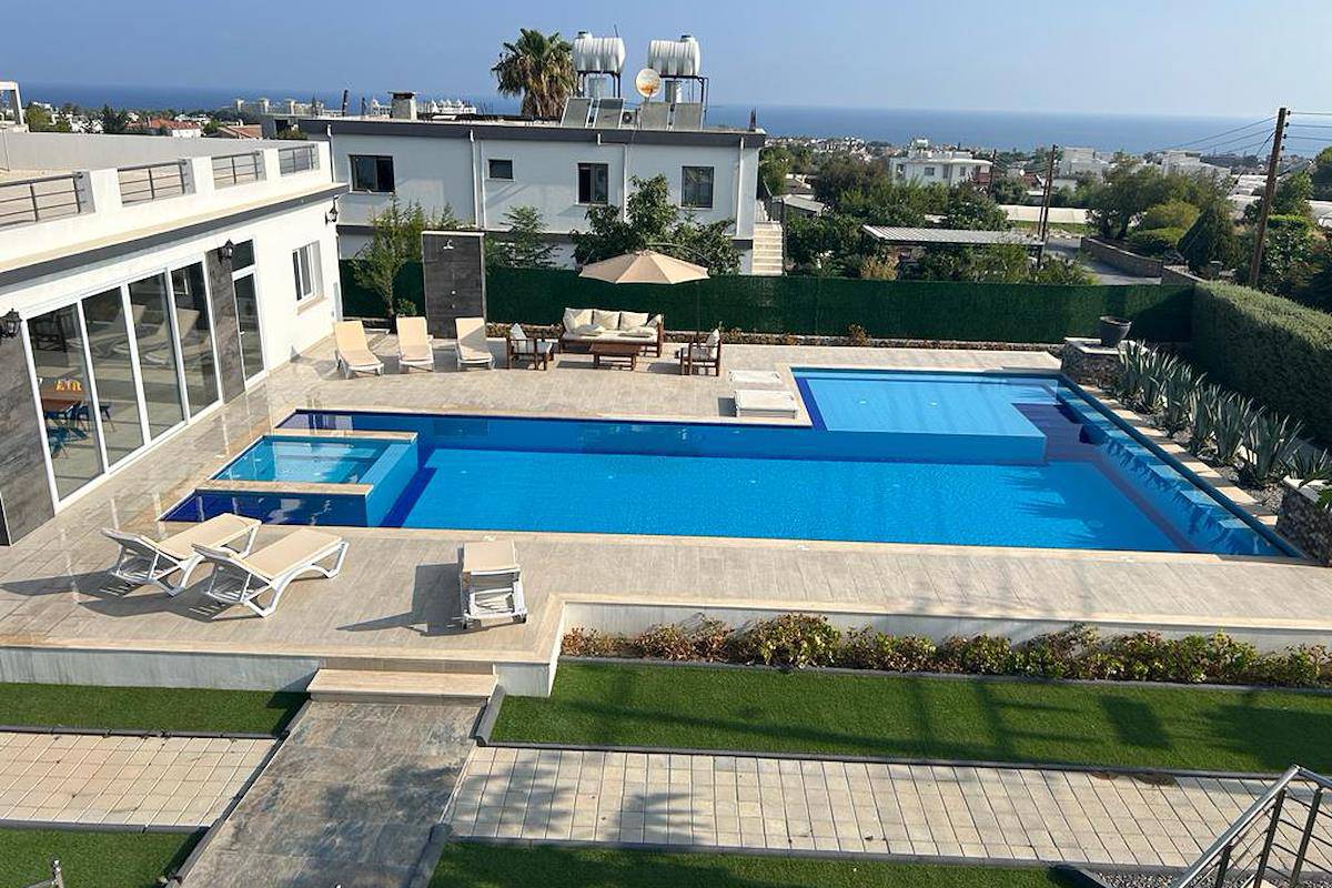 North Cyprus Amazing Property with a very Unique Style in Alsancak Photo 4