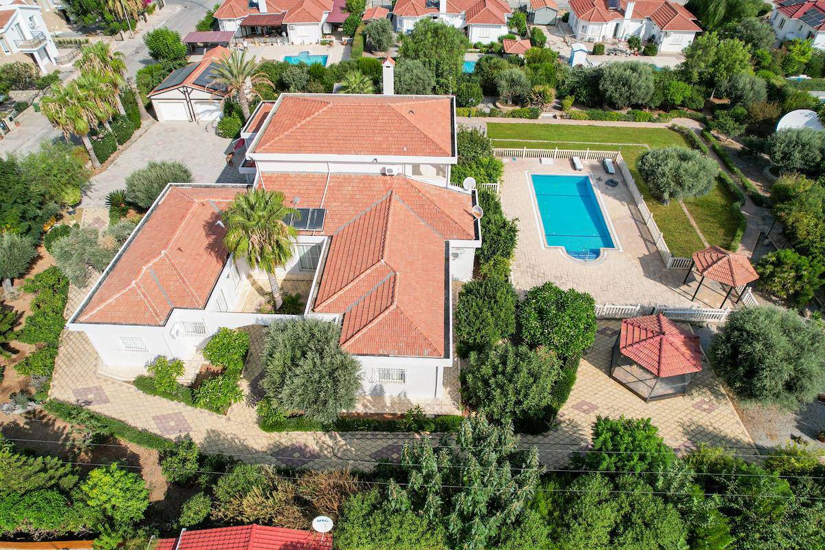 North Cyprus Five Bedroom Villa with Private Pool Within Walking Distance to the Sea  Photo 5