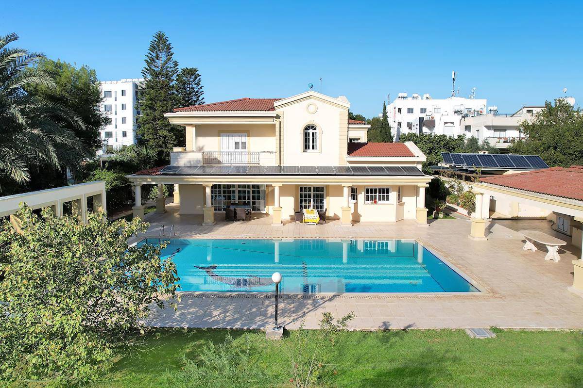 North Cyprus Four Bedroom Mansion in the Center of Nicosia Photo 3